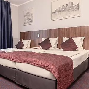 Ramada By Wyndham Frankfurt Station فرانكفورت